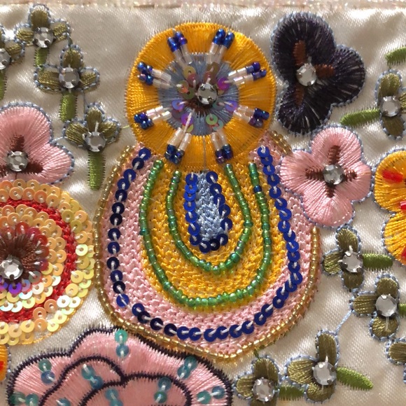 Beautiful Handbag - Picture 5 of 6